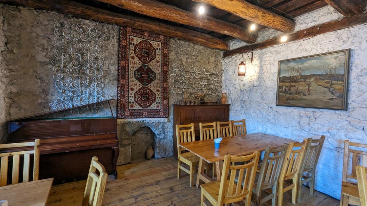 Hotel Arevi Gosh Zewnętrze zdjęcie